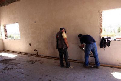 Las obras escolares se limitan a cinco aulas y una escuela