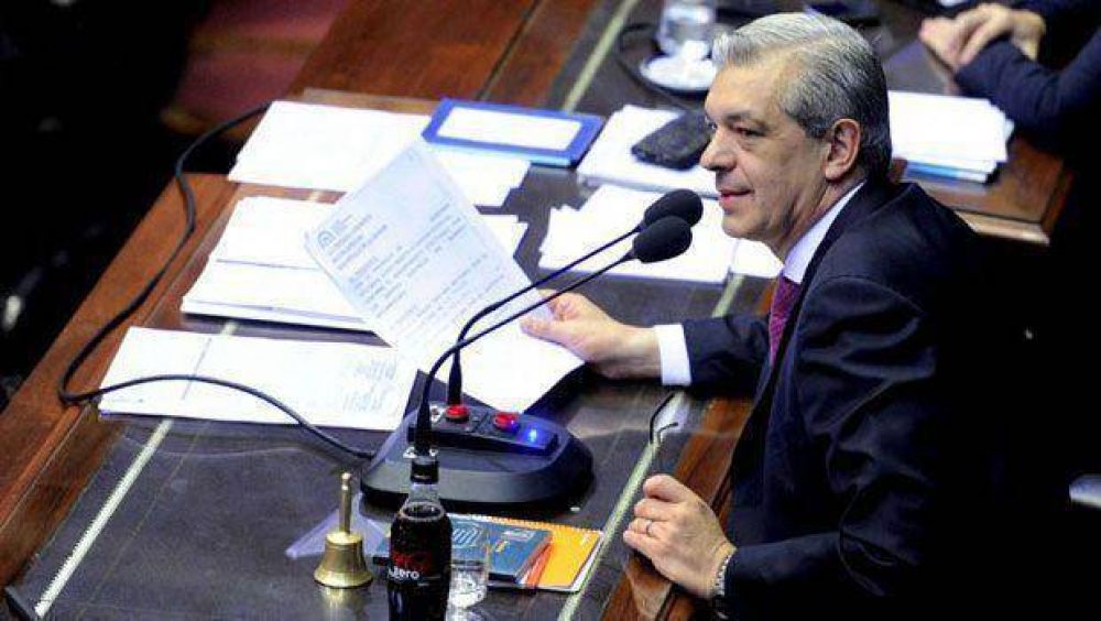 "Un origen hist�rico afirma que Santiago puede ser Capital"