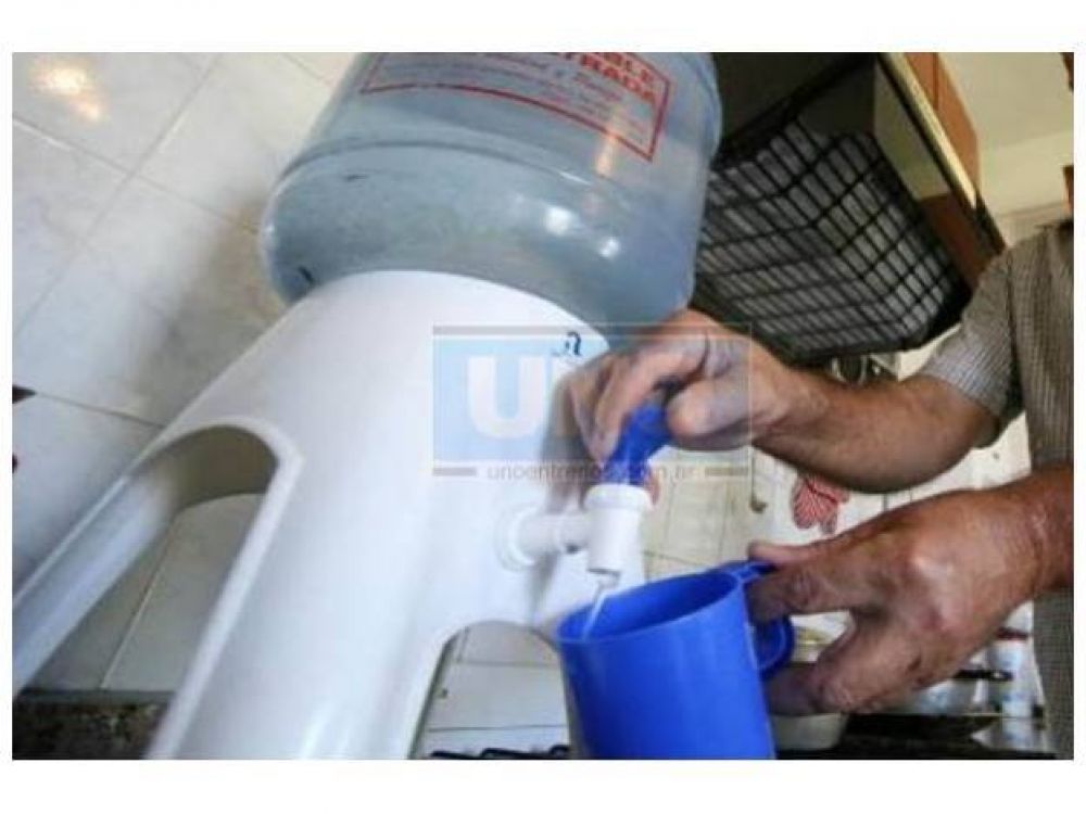 M�s quejas por la falta de agua en Paran�