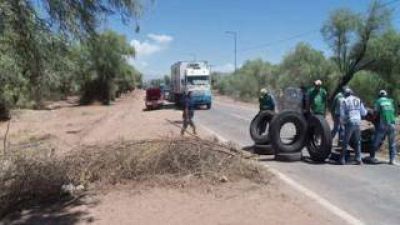 Conflictos y cortes de rutas afectan el turismo y el comercio