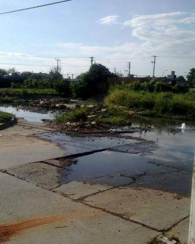 L�quidos cloacales e inseguridad en el Barrio Policial III