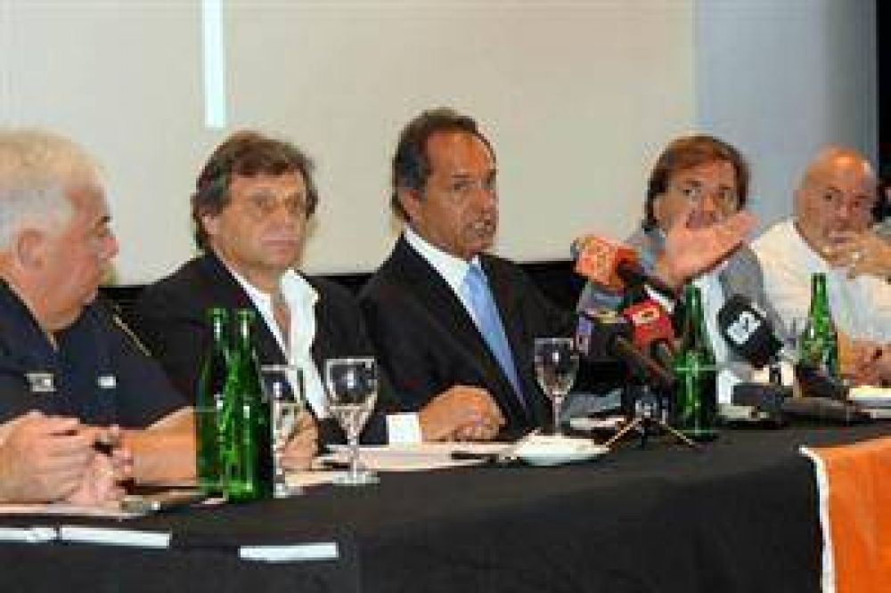 Scioli plante revisar el rol de las Fuerzas Armadas en la lucha contra el narcotrfico