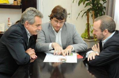 Ghi, Rossi y Sabbatella encabezaron recorrida en la Base A�rea de Mor�n