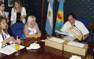 Dos empresas presentaron ofertas para comenzar a construir escuelas en el distrito