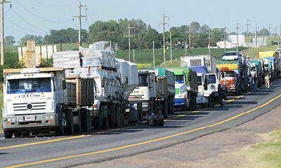 Restringen la circulación de camiones por las rutas