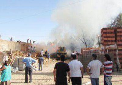 La falta de agua agrav� un incendio que arras� corral�n 