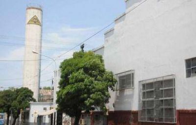 Familiares y compa�eros marchan en memoria de los tres operarios fallecidos tras la explosi�n en Metal�rgica Tandil