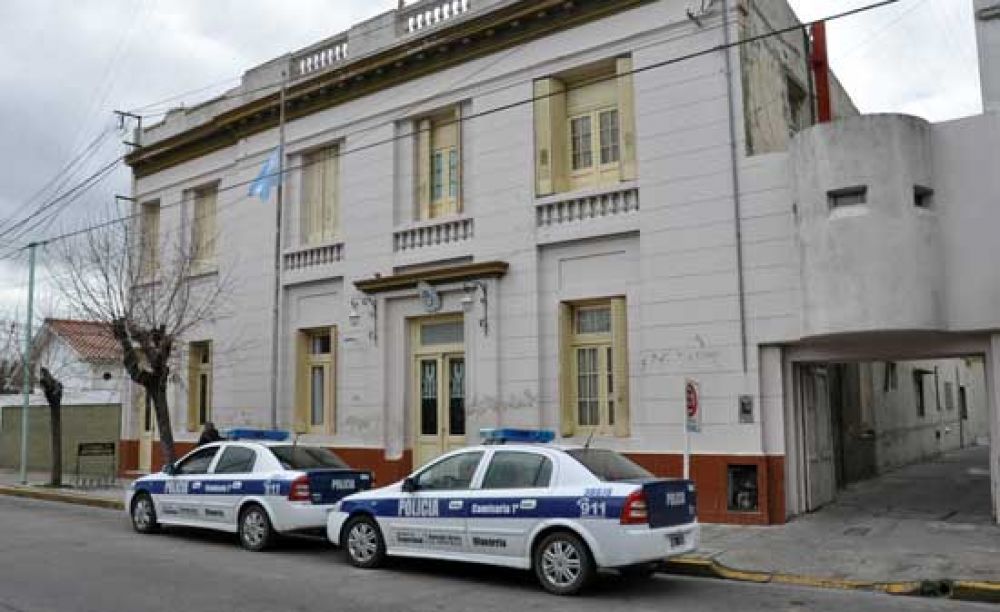 Aprehenden a menores por robar en la v�a p�blica con un cuchillo