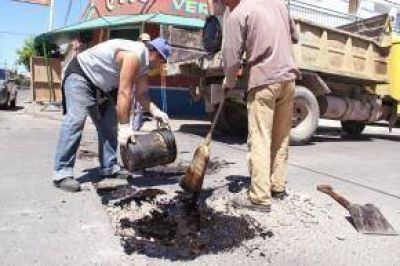 El Gobierno Municipal avanza con el bacheo asf�ltico y el mantenimiento de la red pluvial