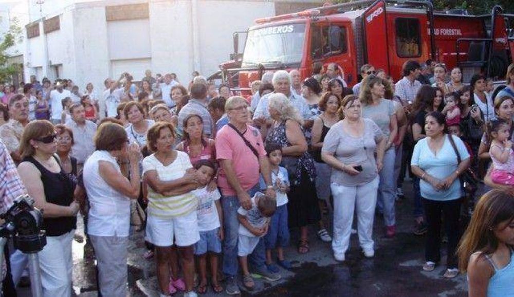 Justo reconocimiento a los bomberos voluntarios