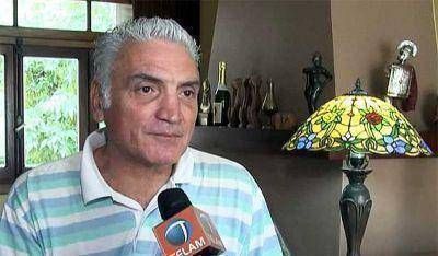 Dante Gullo lanz� una campa�a de afiches para la internas del peronismo porte�o