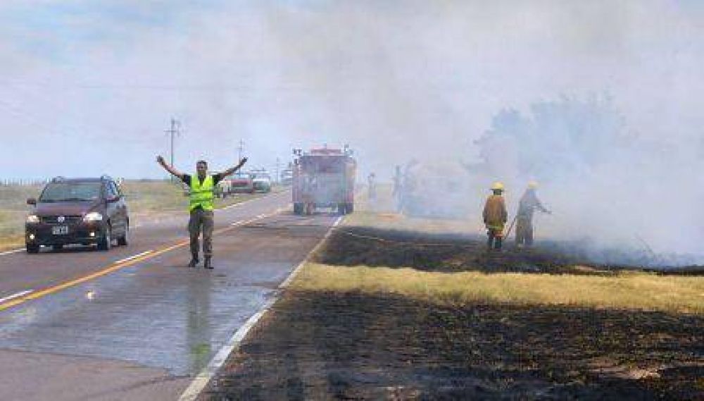 Corte parcial por el fuego en la ruta provincial 10