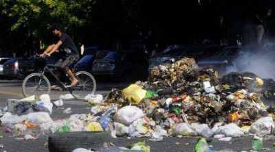 Conflicto con la intendencia paraliza servicios en Luj�n