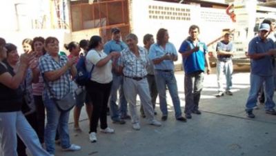 Los empleados de Andalgal� tomaron la Municipalidad