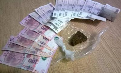 En un control vehicular aprehendieron a dos sujetos y les encuentran Droga