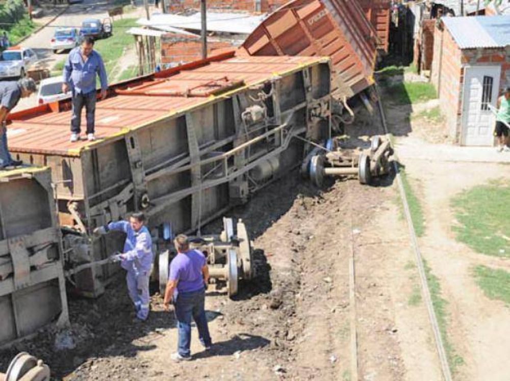 Analizan erradicar a dos mil familias para que pueda ingresar el tren a Rosario Norte