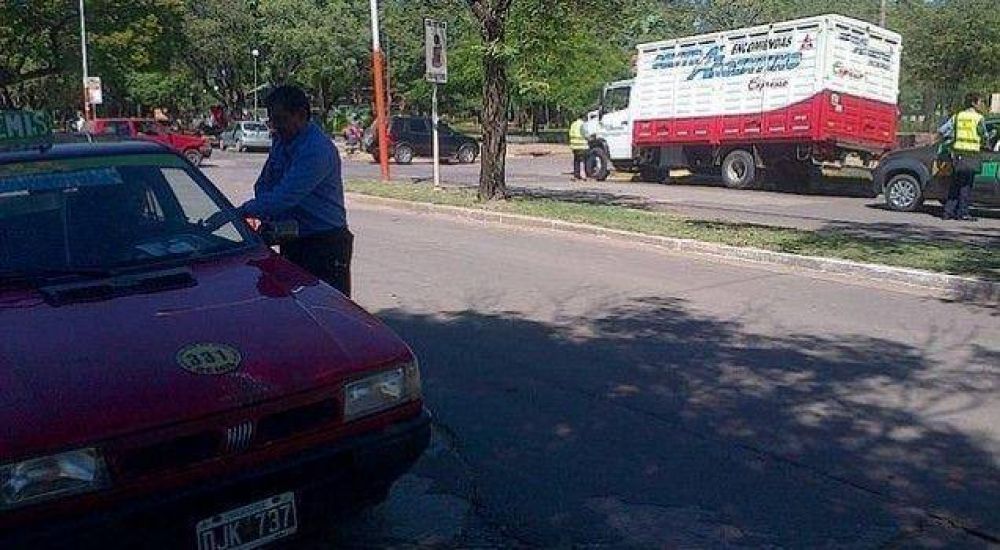 Secuestran otros tres remises truchos