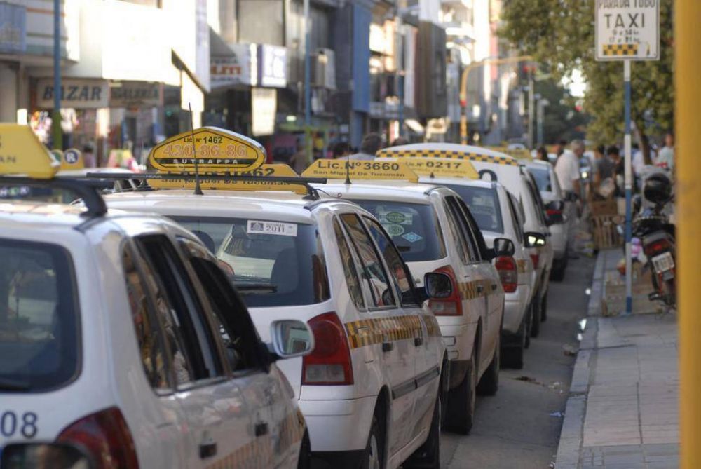 Los taxistas vuelven a la cargacon el pedido de aumento de la tarifa