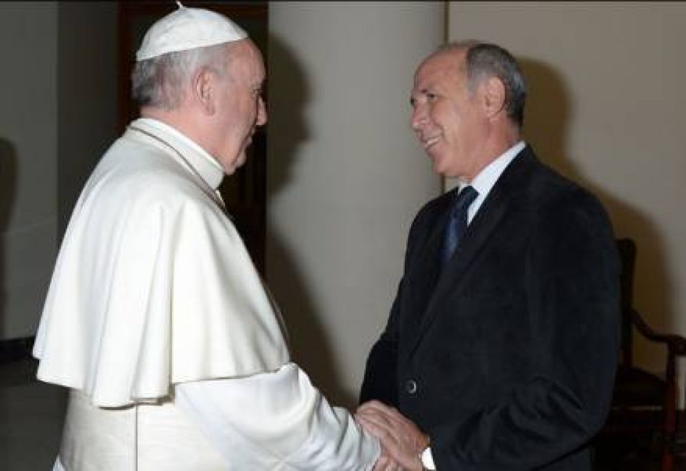 Lorenzetti visit al Papa en el Vaticano