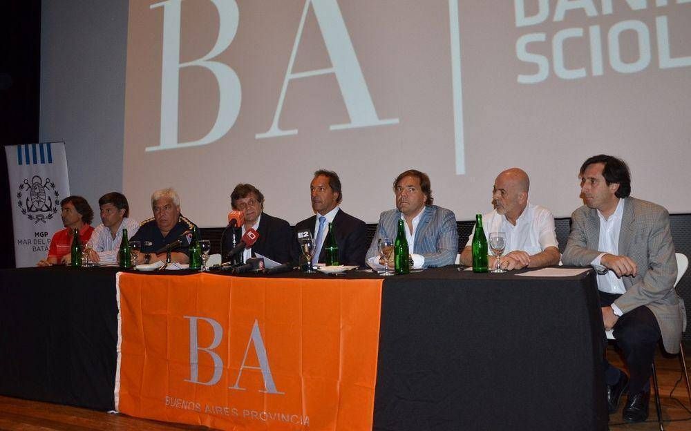 Scioli ya no oculta su fastidio con Pulti