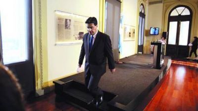 D�lar caliente: Con el blue a $ 12, Capitanich sali� a decir que no hay cepo