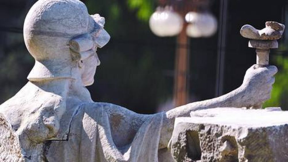 Controversia por las rajaduras y roturas en el monumento a Col�n