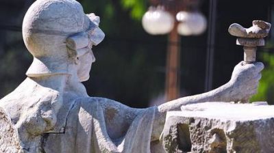 Controversia por las rajaduras y roturas en el monumento a Col�n