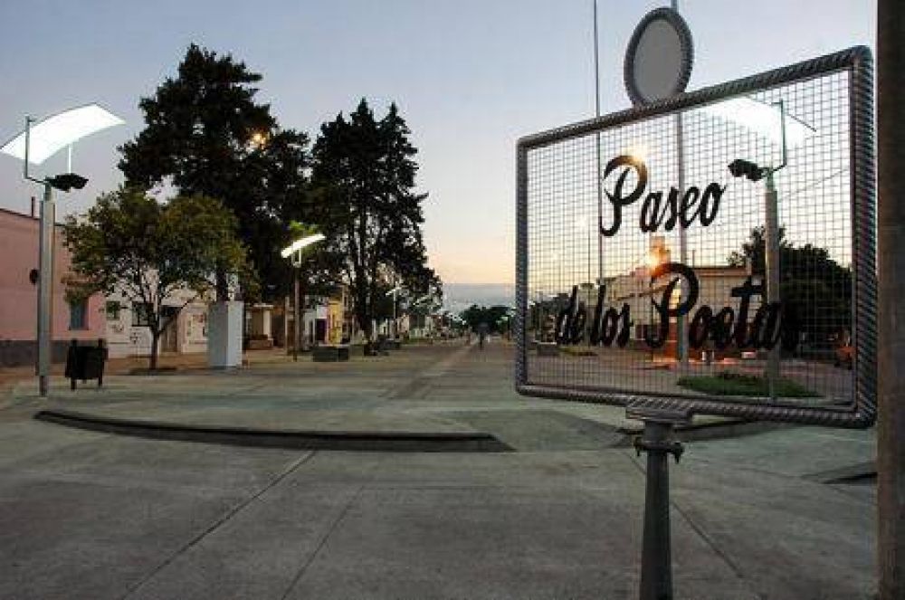 Se inaugura el ciclo 2014 del Paseo de Los Poetas