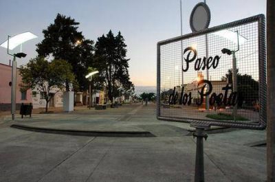 Se inaugura el ciclo 2014 del Paseo de Los Poetas