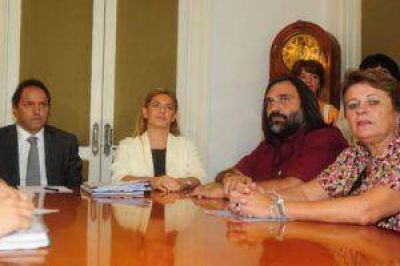 Provincia confirm� que esperar�n las paritarias nacionales para negociar con docentes