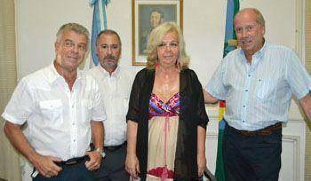 Omar Pacini puso en funciones a Susana V�zquez al frente de la Direcci�n de Tercera Edad