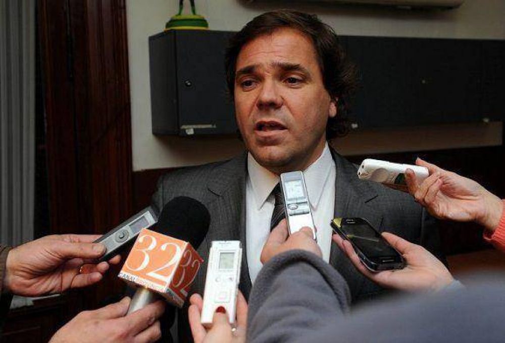 P�rez critic� a los intendentes massistas e impuls� a Scioli