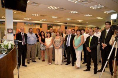 Reinaugur� su casa el Banco Credicoop Cooperativo