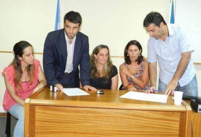 El Colegio de Psic�logos de San Isidro y el IADEPP rubricaron acuerdo contra la violencia de g�nero