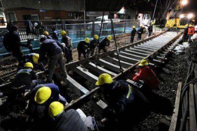 Randazzo present� los avances de la renovaci�n integral de v�a en el ramal Retiro � Jos� L. Su�rez