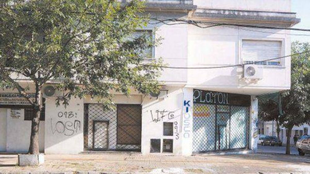 Hallaron a una mujer degollada dentro de una bolsa de residuos en Parque Chacabuco