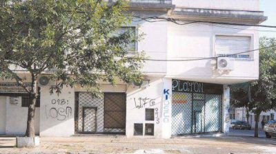 Hallaron a una mujer degollada dentro de una bolsa de residuos en Parque Chacabuco