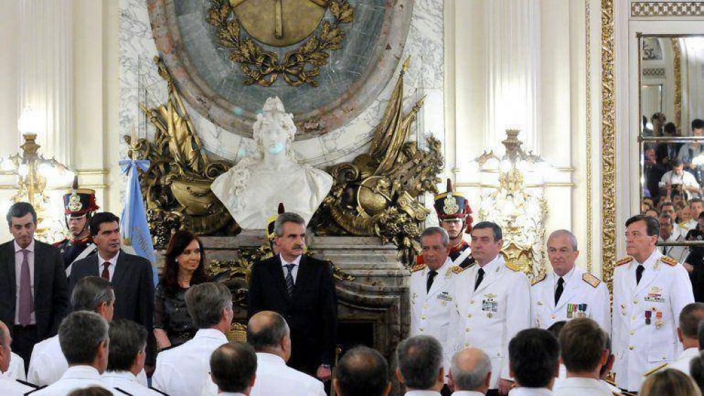 Se cumple un mes sin actos de la Presidente, pero en el Gobierno aseguran que "est� gobernando con absoluta dedicaci�n"