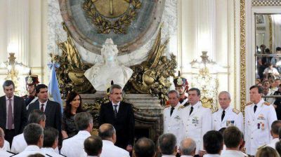 Se cumple un mes sin actos de la Presidente, pero en el Gobierno aseguran que "est� gobernando con absoluta dedicaci�n"