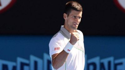 Djokovic y Ferrer pasan a cuartos de final del Abierto de Australia