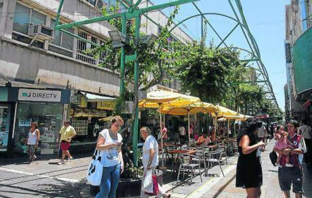 Peatonal bipolar por la Santa Rita