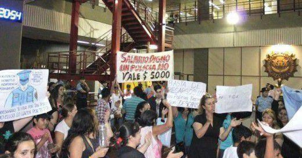 Pasan a "situaci�n pasiva" a una agente penitenciaria