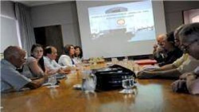 "Los rosarinos tenemos que tener coraje de ser m�s ambiciosos"