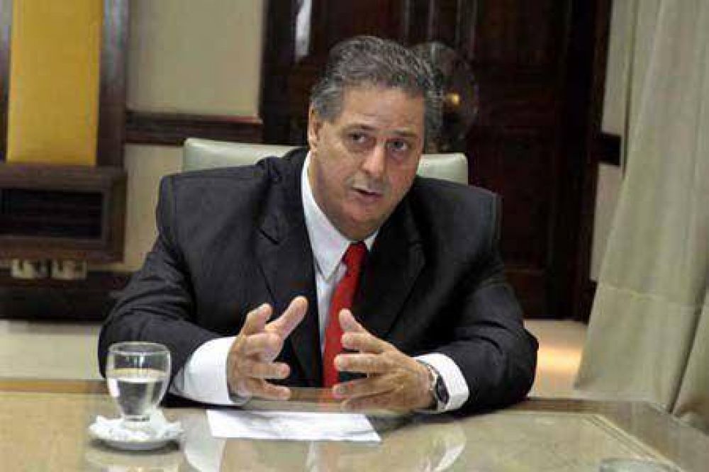 "El sistema de salud de la provincia da respuesta a una poblaci�n 5 veces m�s grande que la porte�a"