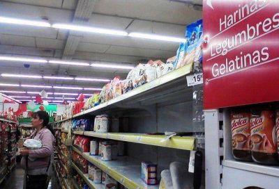 Sondeo de SITIO ANDINO: En los s�per de Mendoza contin�a el faltante de aceite de girasol y harina