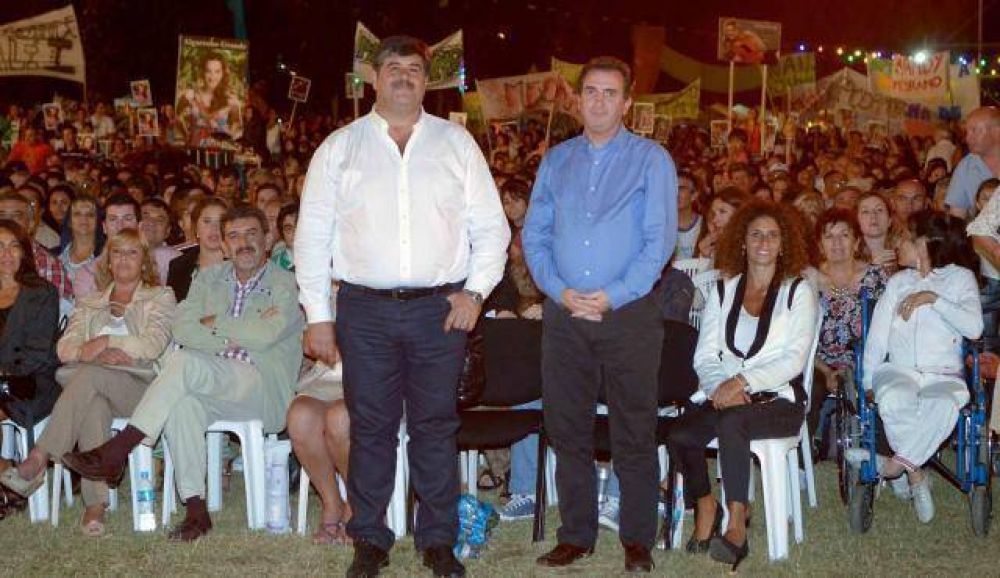 El Gobernador acompa�� al pueblo de Jun�n en su fiesta vendimial