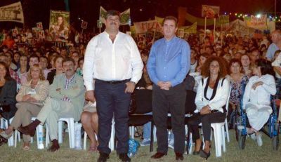 El Gobernador acompa�� al pueblo de Jun�n en su fiesta vendimial