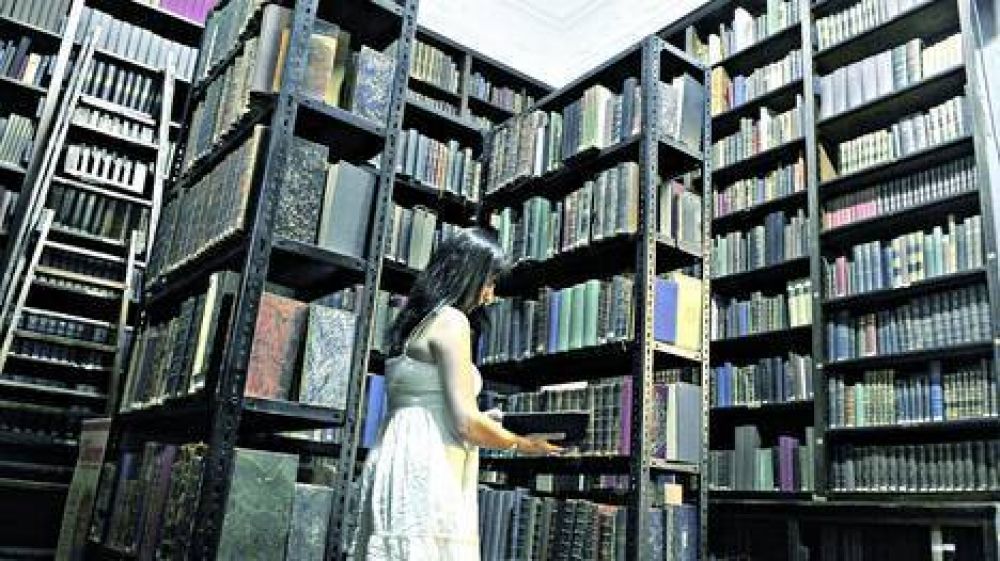 Las bibliotecas p�blicas salen a la calle y suman m�s lectores