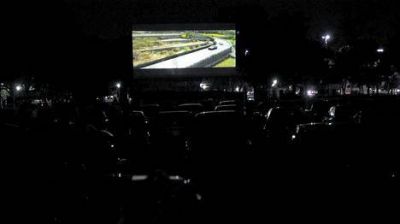 El autocine, un cl�sico porte�o que se renueva todos los veranos