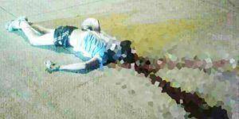 Un motociclista perdi� la vida al caer de su moto y ser atropellado por un cami�n